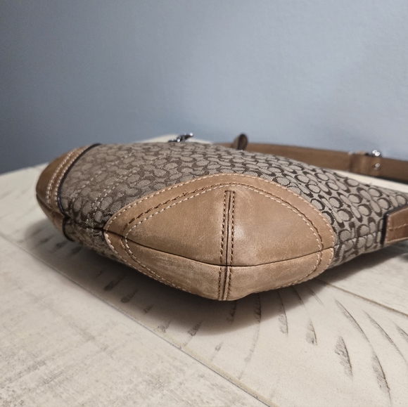 Coach Brown and Tan Shoulder Bag Strap Has Been Cut Shorter - Picture 9 of 13